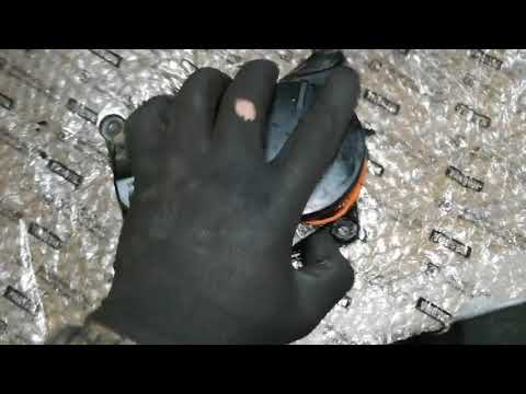 Видео: 🔥Wolsvagen Polo плавают обороты двигателя, троит, дымит, из выхлопной течёт масло 🔥