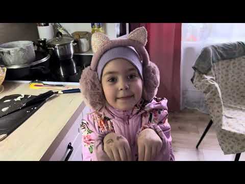 Видео: VLOG:Скоро ремонт/ новые брелочки крючком/ вяжу лошадку