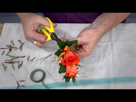 Видео: Как сделать женский махровый букет из роз с деталями из седума