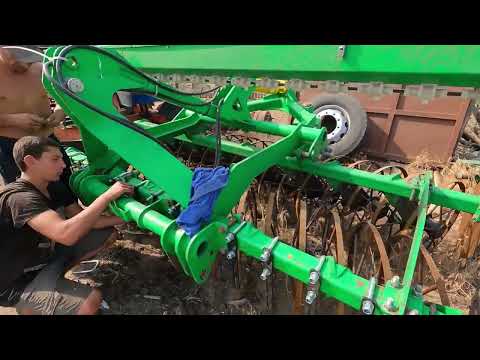 Видео: На колісницю ставим висівний бункер для посіву сідератів
