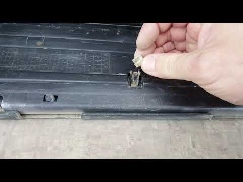 Видео: Как снять накладку порога Митсубиси Паджеро 4