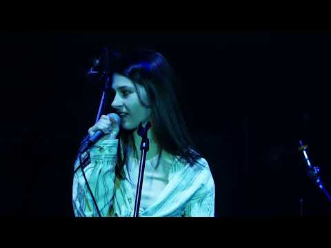 Видео: Niki R:ce – Малко крайно | Младежки конкурс за нова песен | 20-22 ноември 2024