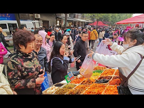 Видео: Очень захватывающий утренний рынок в Сиане, большие мясные сэндвичи, дымящиеся горячие цзунцзы