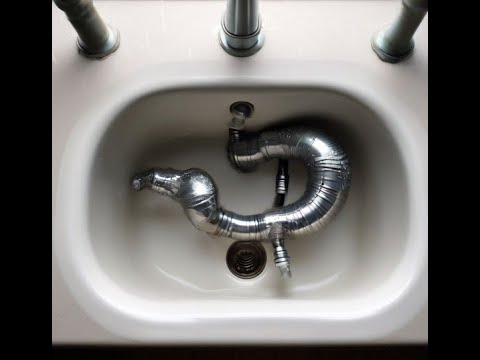 Видео: Почему булькает и хлюпает сифон когда сливаешь воду в канализацию?