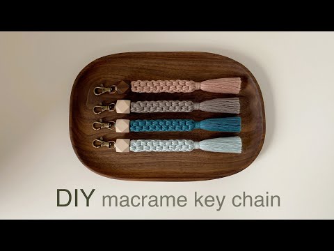 Видео: DIY | macrame key chain | брелок макраме