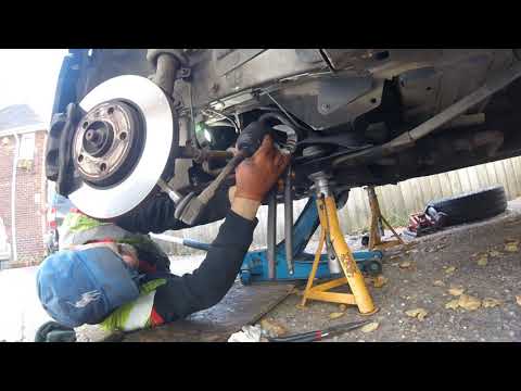 Видео: How to remove steering rods Renault Trafic-VAUXHALL/ Как снять рулевые тяги VAUXHALL / OPEL Trafic