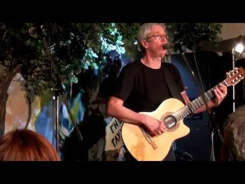 Видео: Константин Никольский - Музыкант ( Концерт в клубе Гнездо Глухаря 09.04.14)