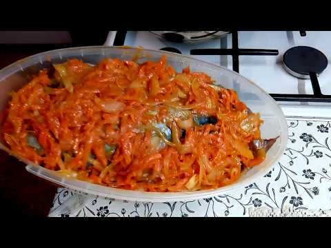 Видео: Скумбрия соленая в овощном маринаде .