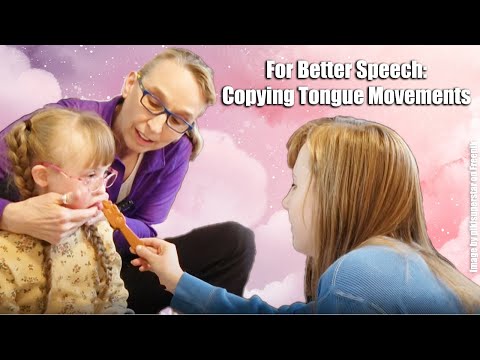 Видео: Копирование языка наружу, вверх, вниз, влево и вправо: физиотерапия для ребенка с низким тонусом