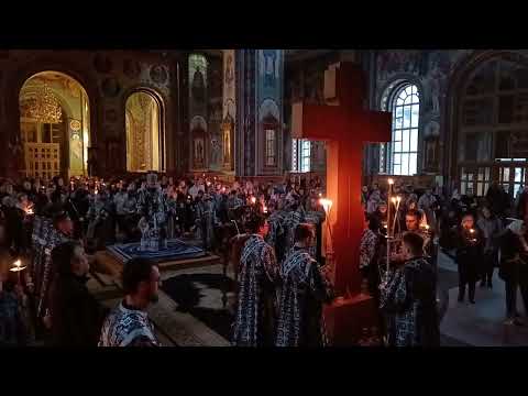 Видео: "Днесь висит на Древе" свящ. Александр Рогава, "Днесь висит на Древе" диак. Сергий Трубачев