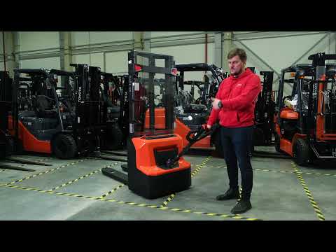 Видео: Обзор на штабелер SHE100