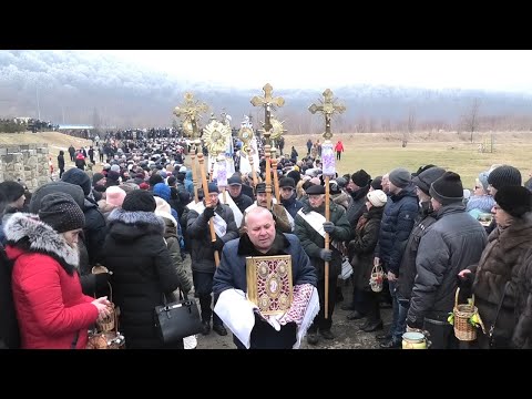Видео: Водохреща 2020 на річці Бистриця у Надвірній