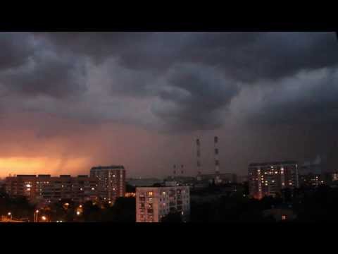 Видео: Грозовые тучи над столицей