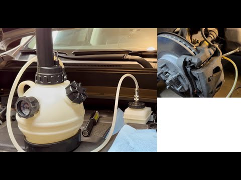 Видео: Промывка тормозной жидкости Infiniti QX60/Nissan Pathfinder