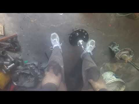 Видео: Opel. Vectra C. Замена передней стойки.