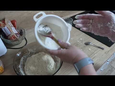 Видео: Хлеб в рукаве