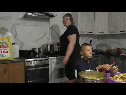 Видео: Полноценный обед для 9 детей  - тесто на пампушки с чесноком - вкусная, универсальная  подлива