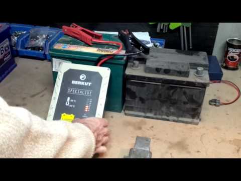 Видео: Зарядка конденсатоного пускача JSC-450 от дохлых АКБ