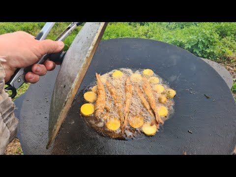 Видео: КОРЮШКА ЗУБАТКА НА МАНГАЛЕ. Готовим на мангале в садже. Уличная еда.