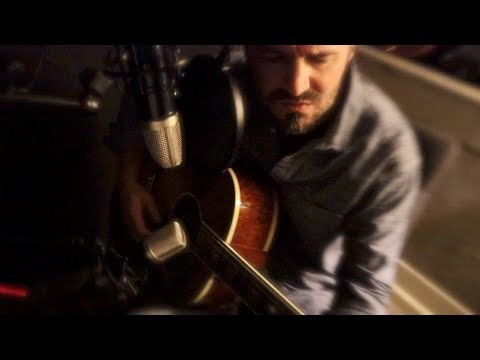 Видео: Одновременная запись акустической гитары и вокала