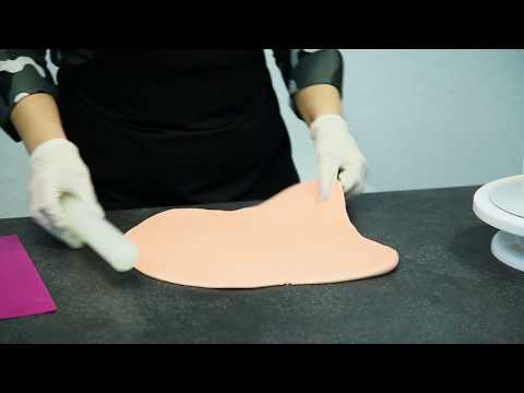 Видео: Как обтянуть торт мастикой|Или как покрыть торт мастикой идеально ровно| Pastila.by|