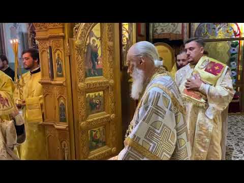 Видео: Митрополит Агафангел совершил Божественную литургию в Успенском монастыре