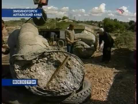 Видео: Установка памятника Ермаку в г. Змеиногорске