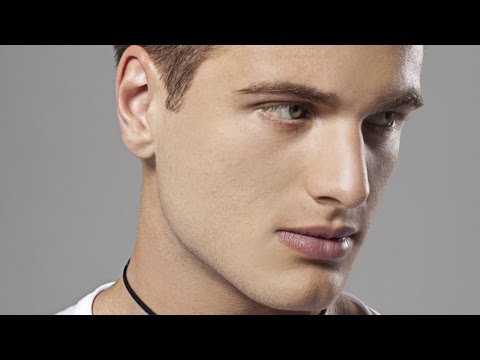 Видео: Короткая градуированная мужская стрижка