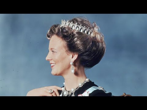 Видео: Королева ДАНИИ: Маргретте ll/ Самым интеллектуальный монарх!