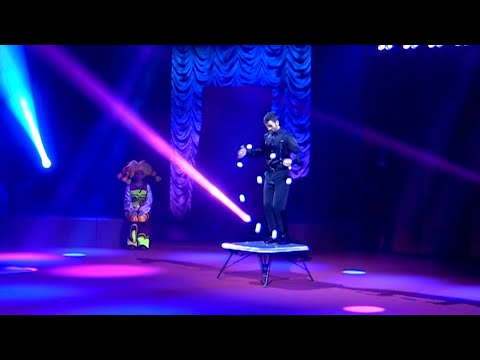 Видео: Жонглер Сослан Суанов. Juggler Soslan Suanov