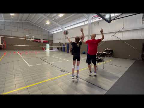 Видео: Упражнения по подаче в волейболе для начинающих #volleyballdrills #volleyballserve #volleyball