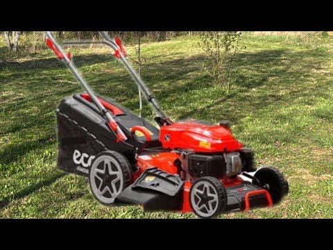 Видео: Беларусь.  Газонокосилка ECO LG-735 вибрация после удара о камень ножа.