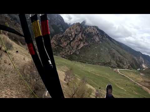 Видео: Чегемское ущелье. Полет на параплане в горах.