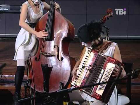 Видео: Фрік-кабаре "Dakh Daughters band" -- "Парова машина"