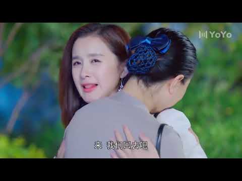 Видео: Популярная социальная влиятельная женщина наконец рассказала по телевидению, что ее мать работает уб