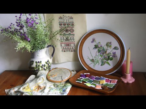 Видео: Фиалки в вышивке. Готовый Nan's garden. 1/2 сэмплера Lanarte. Зарисовки подступающего лета
