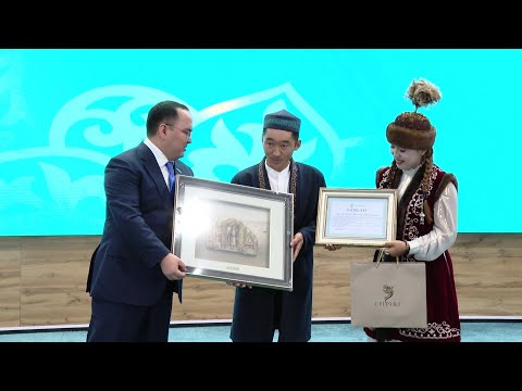 Видео: Қытайлық қандас ерлі-зайыпты Атажұртқа ат мініп келді