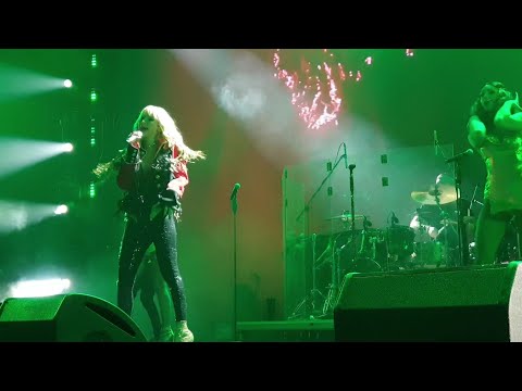 Видео: Лобода - Парень