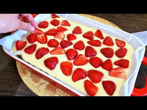 Видео: Приготовите за 5 минут. Все гости будут просить рецепт! Мой "ХОДОВОЙ" клубничный пирог, тает во рту!
