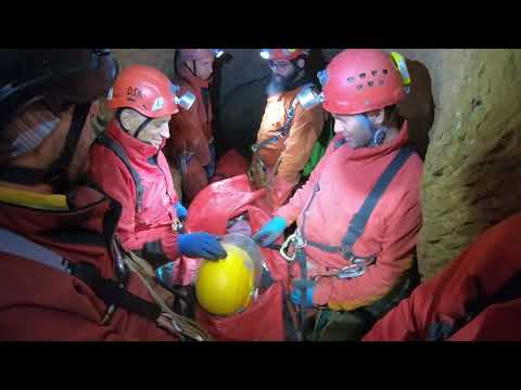 Видео: Тренировъчна акция в пещ. Темната дупка на Беренде извор (Калотинска Темна) - 10.12.2022 г.
