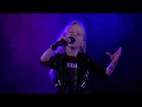 Видео: Ксения Шаплыко  - Улица Роз