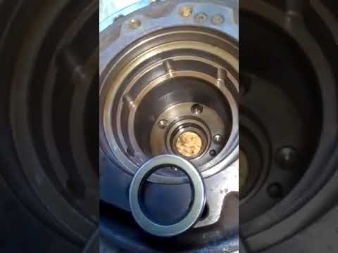 Видео: Ремонт (сборка) гидромотора экс Хитачи 230