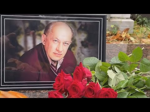 Видео: Смерть как роль . Могила Евгения Евстигнеева _ Новодевичье кладбище 9 октября 2023 ‘ПЕРЕЗАЛИВ