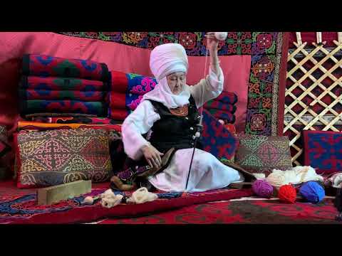 Видео: Ийик менен жип ийрүү/  Прядения шерсти Кыргызским веретеном/ Spinning wool with Kyrgyz Drop Spindle