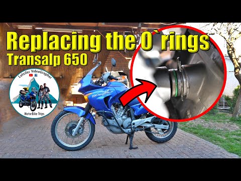 Видео: Как заменить уплотнительные кольца между цилиндрами - Service TransALP 650 / S.3 Eps.14