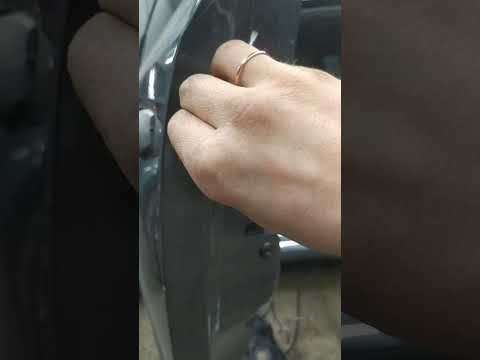 Видео: Skoda Octavia A7 не открывается дверь водителя снаружи. Замена троса открытия замка