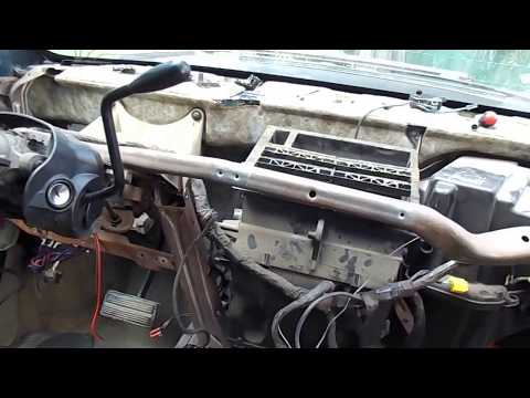 Видео: крайслер вояжер 2001 года  РЕМОНТ заслонки печки