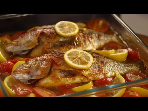 Видео: Самый вкусный рецепт запеченной рыбы! Полезно и так легко! Вы должны попробовать это!
