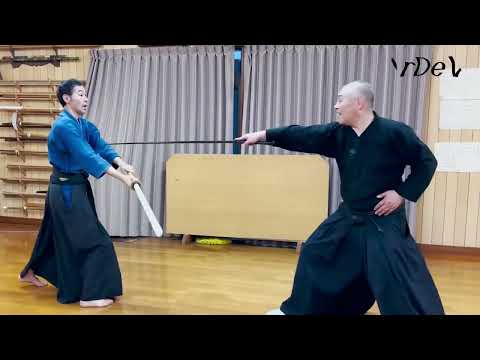 Видео: Как мастер катаны сражался бы с длинным мечом? | Seki Sensei | ArDeVi