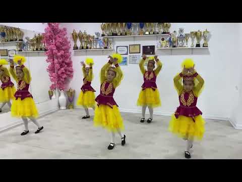 Видео: ҚАЗАҚ БИІ “Көктем гүлі”